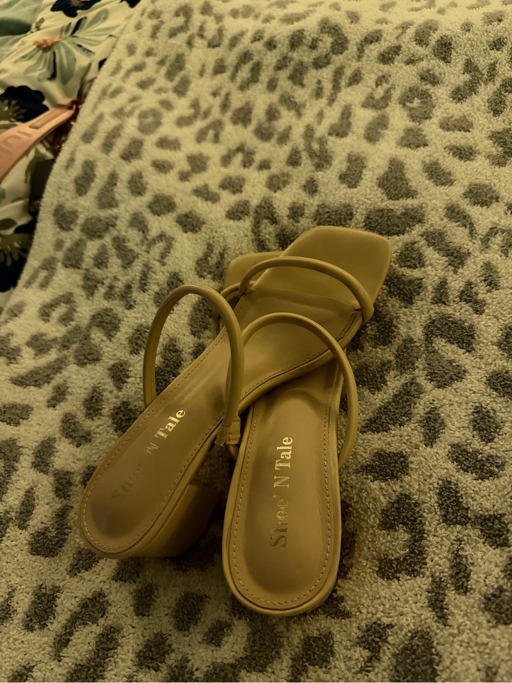 ShoeNTale Olive-Tan Double Strap Block Heel Sandals